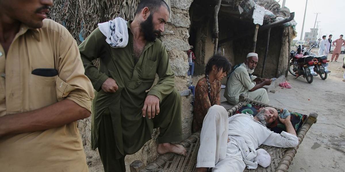 V Pakistane zahynulo najmenej 30 militantov