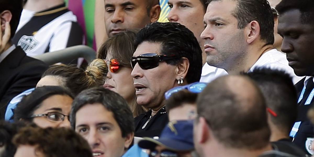 Smoliar Maradona ukázal prostredník v živom prenose!