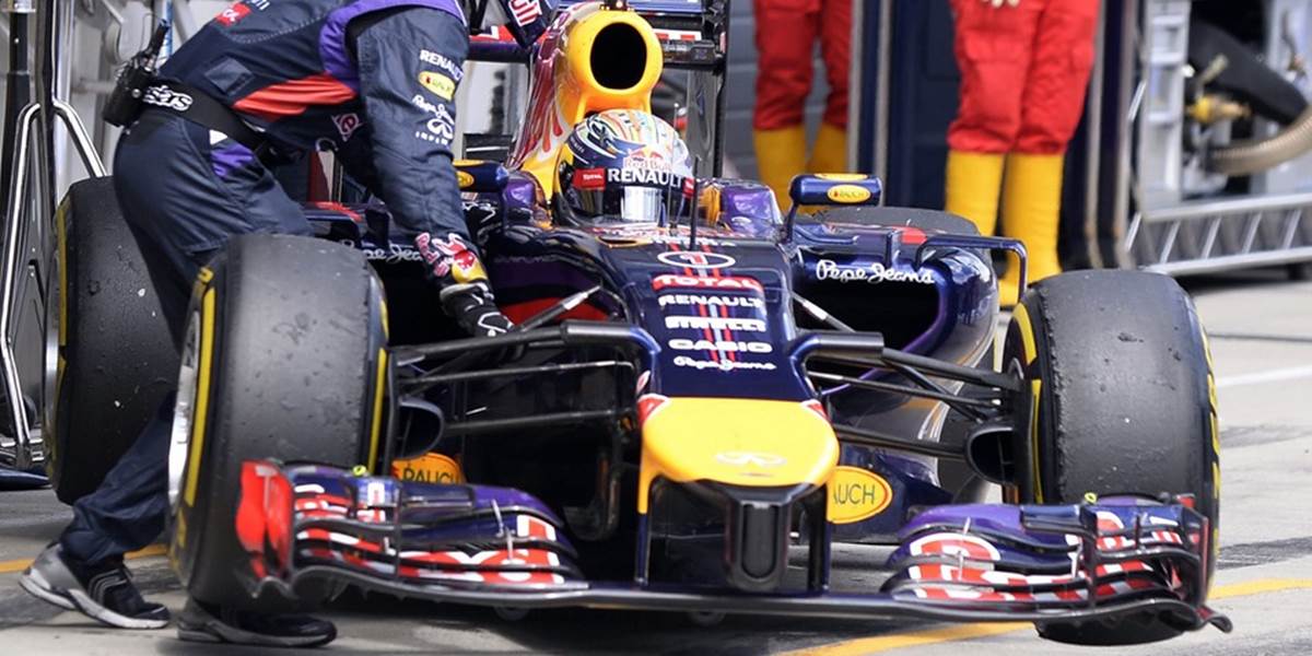 F1: Red Bull nie je spokojný s motormi Renault