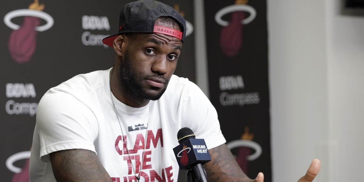 NBA: LeBron James ukončil kontrakt s Miami a stane sa voľným hráčom
