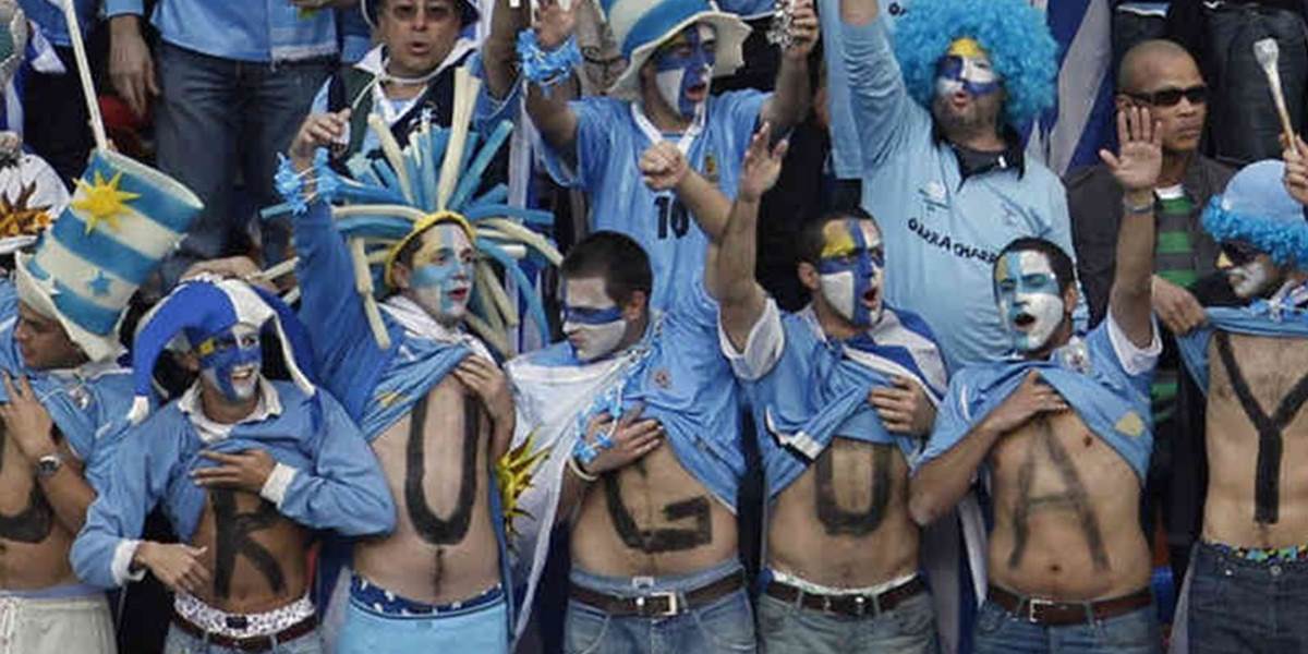 Uruguajská polícia zatkla 30 osôb pri násilných oslavách postupu