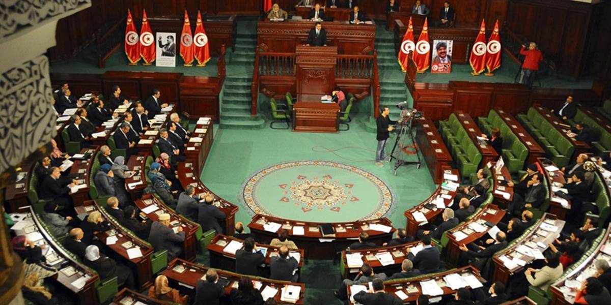 Tuniskí poslanci schválili termíny parlamentných a prezidentských volieb