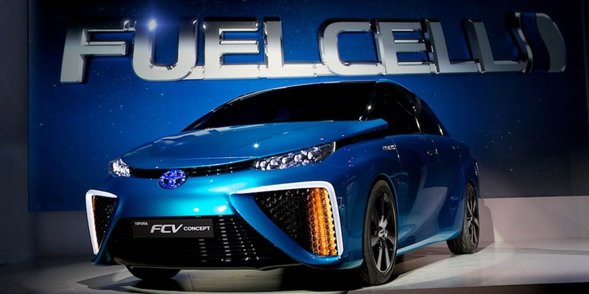 Toyota bude vyrábať vozidlo na palivové články!