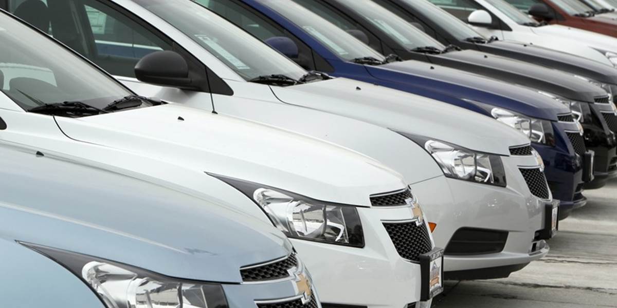 Firma GM pozastavila predaj áut Chevrolet Cruze pre možný problém s airbagmi