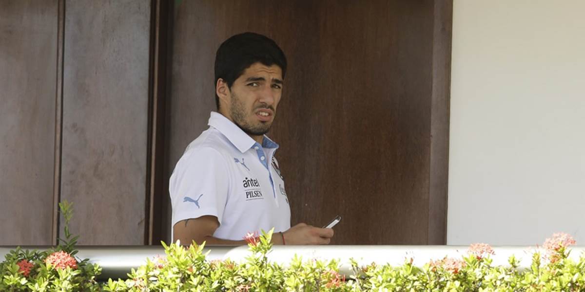 Buď silný, odkazujú Suarezovi z Uruguaja, Adidas s ním skončil!