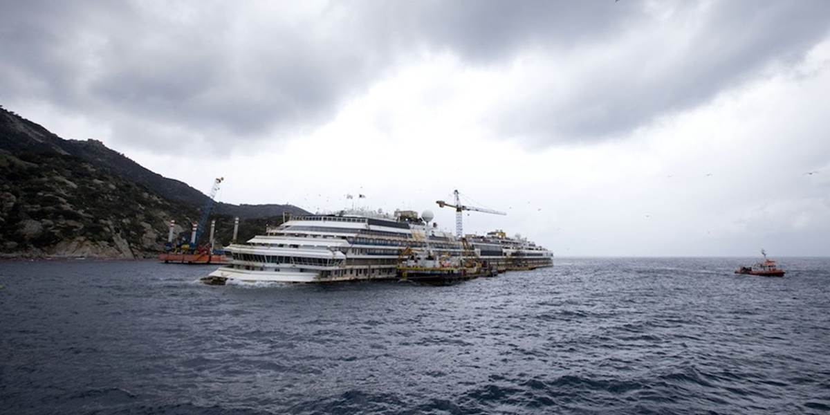 Stroskotanú loď Costa Concordia rozoberú v Janove