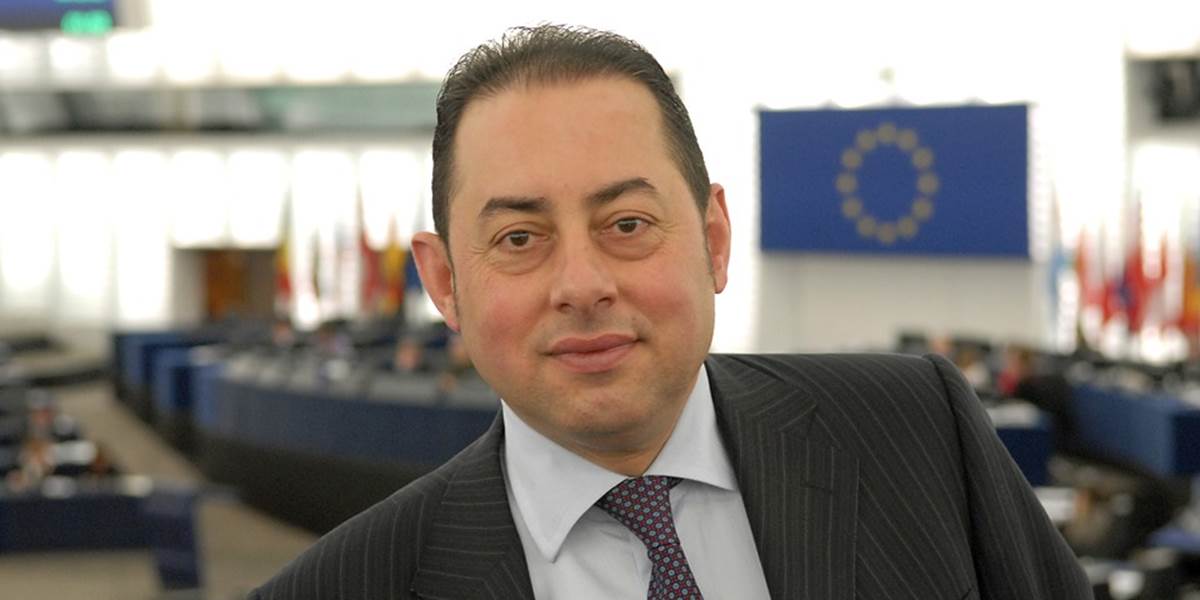 Novým šéfom socialistov v EP je taliansky poslanec Gianni Pittella