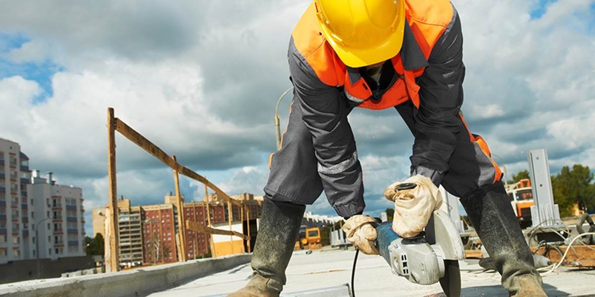 Stavebné firmy nemajú zaplatené za štvrtinu prác