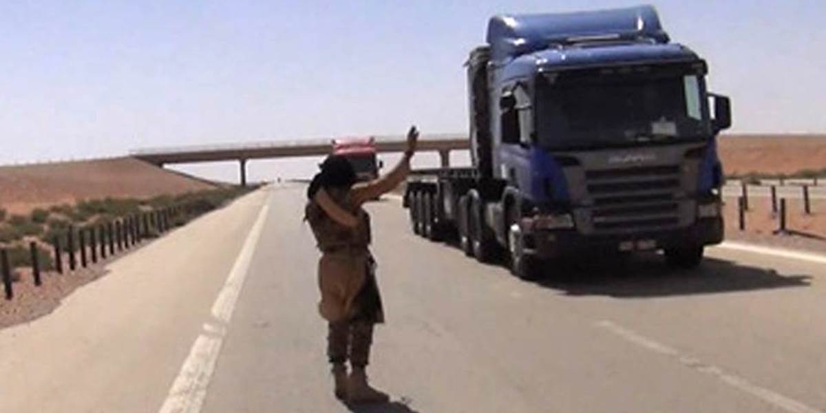 Islamistickí militanti prepustili 32 tureckých kamionistov