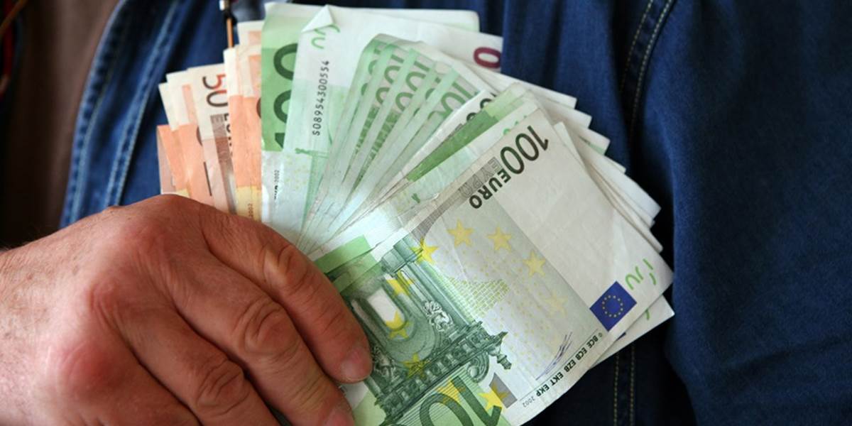 Nemecký parlament schválil minimálnu hodinovú mzdu: Najmenší zárobok budú mať 1 300€