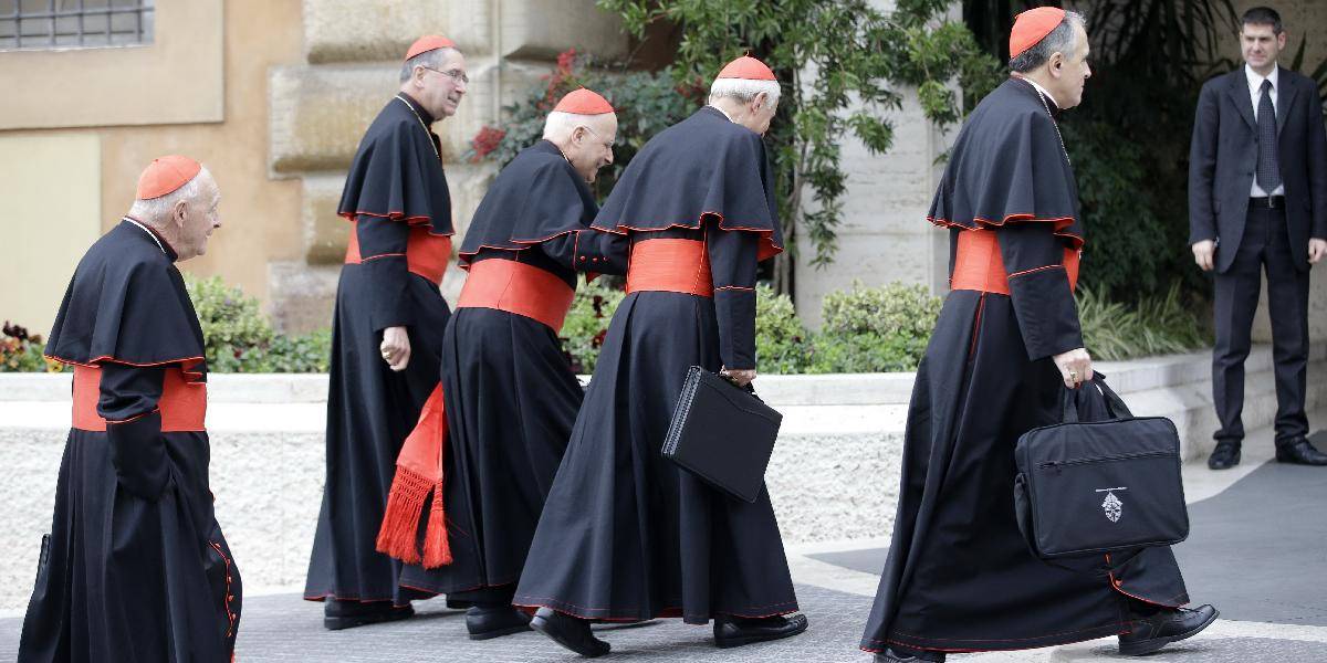 V Ríme zatiaľ chýba osem kardinálov, ktorí majú voliť