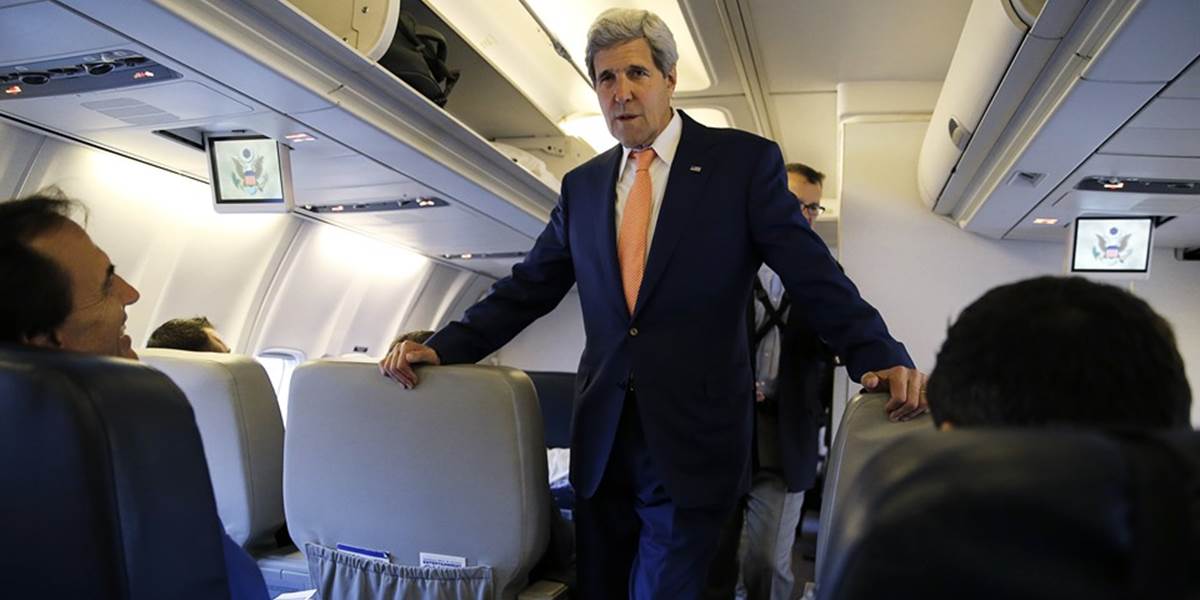 Kerry varoval pred protiprávnym uchopením moci v Afganistane