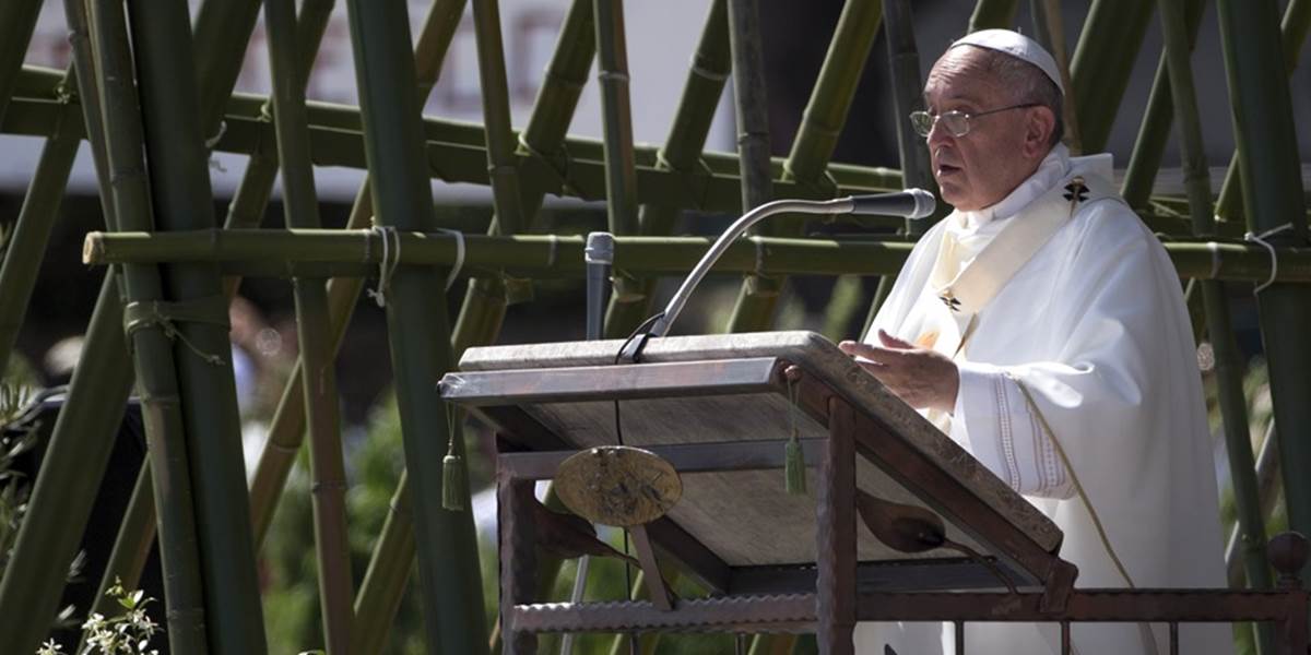 Budhisti na Srí Lanke chcú ospravedlnenie pápeža za krutosti spáchané kresťanmi