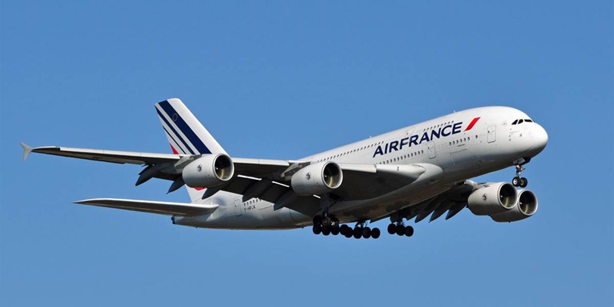 Air France-KLM zhoršila prognózu celoročného zisku o vyše desatinu