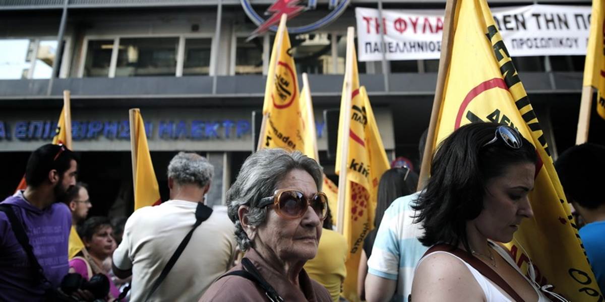Grécki štátni zamestnanci vstúpili do štrajku proti prepúšťaniu