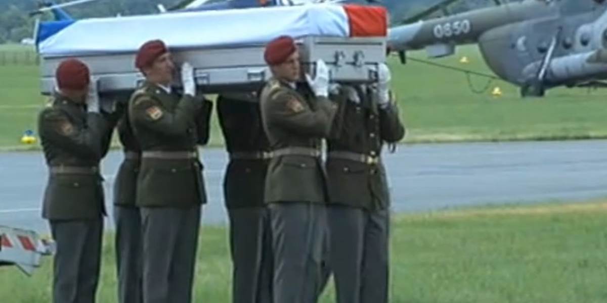 Špeciál priviezol do Česka telá štyroch vojakov zabitých v Afganistane