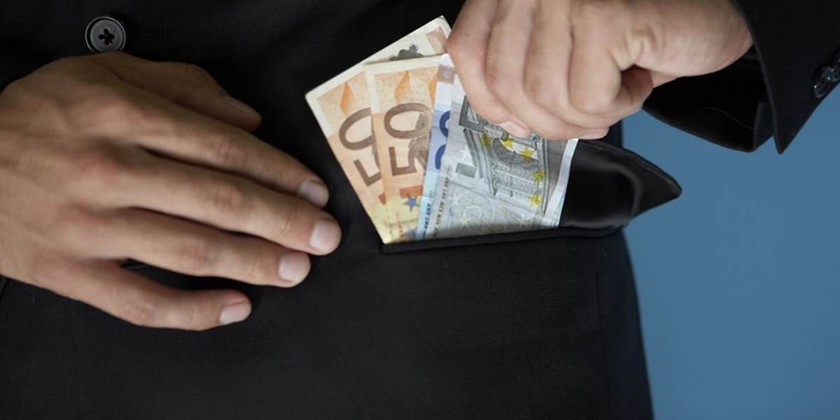 Prieskum: Každý piaty Slovák vlani zarobil menej ako 500 eur v hrubom vyjadrení