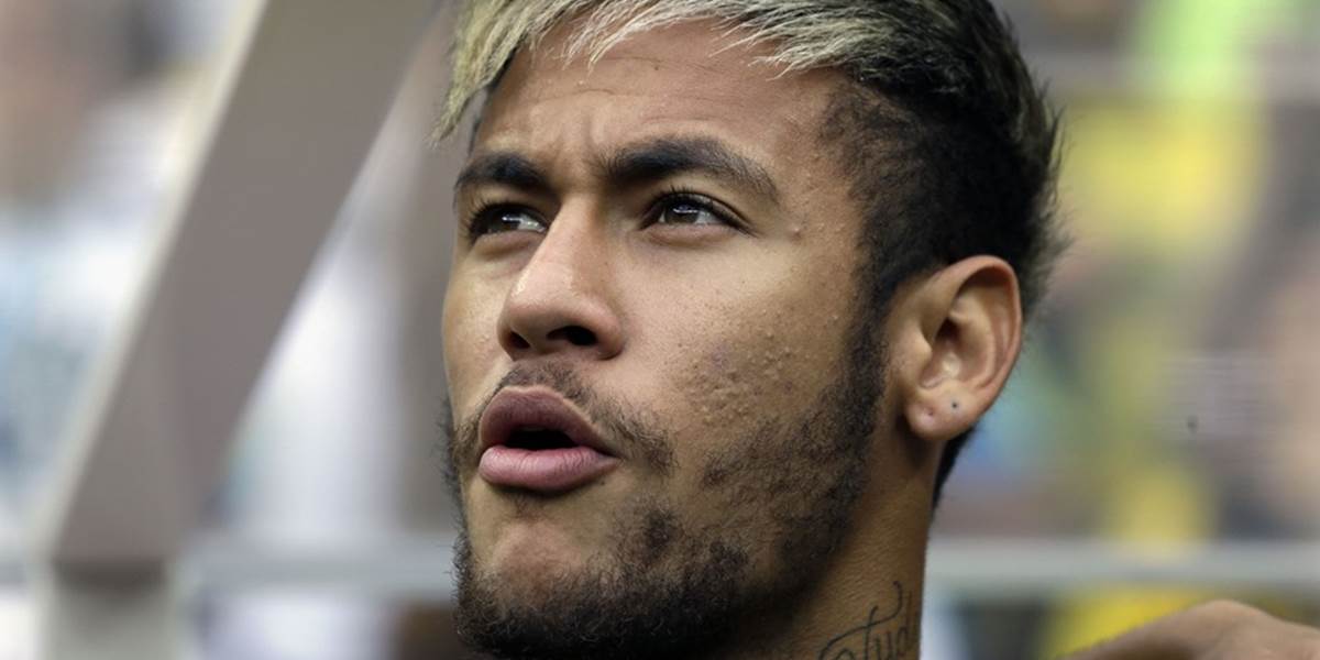 Neymar podporil spoluhráčov osobne na striedačke