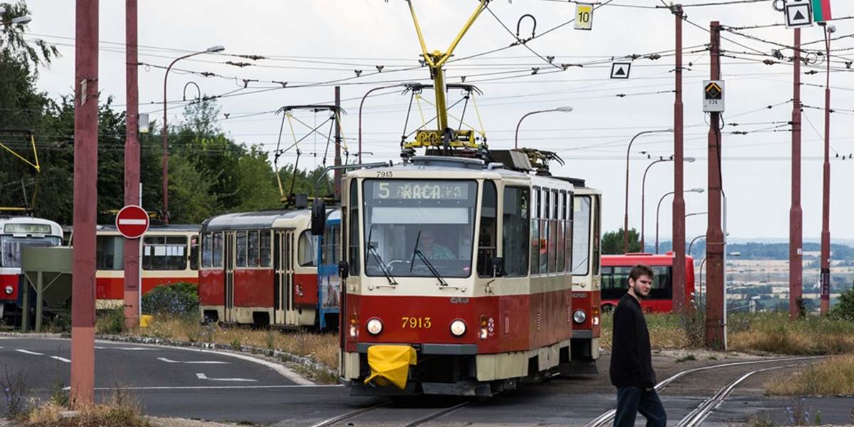 Električky v bratislavskej Dúbravke oddnes nahrádzajú autobusy