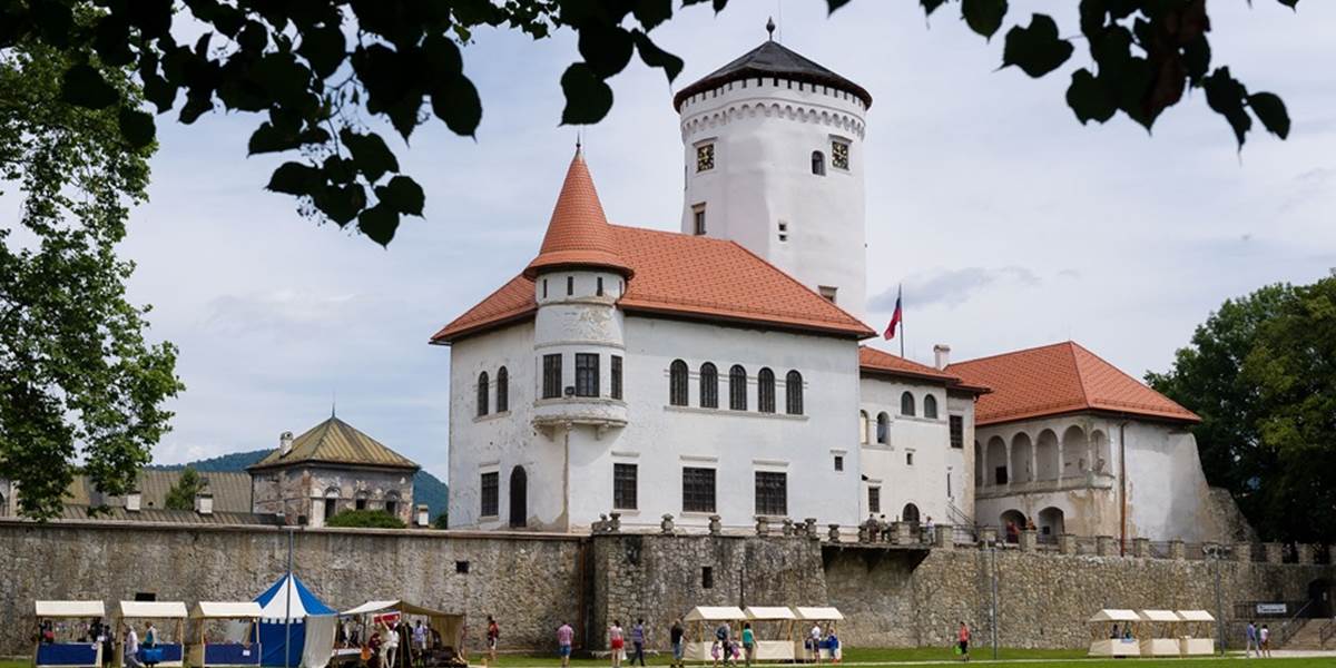 Na Budatínskom zámku dnes otvorili pre verejnosť zrekonštruovanú vežu