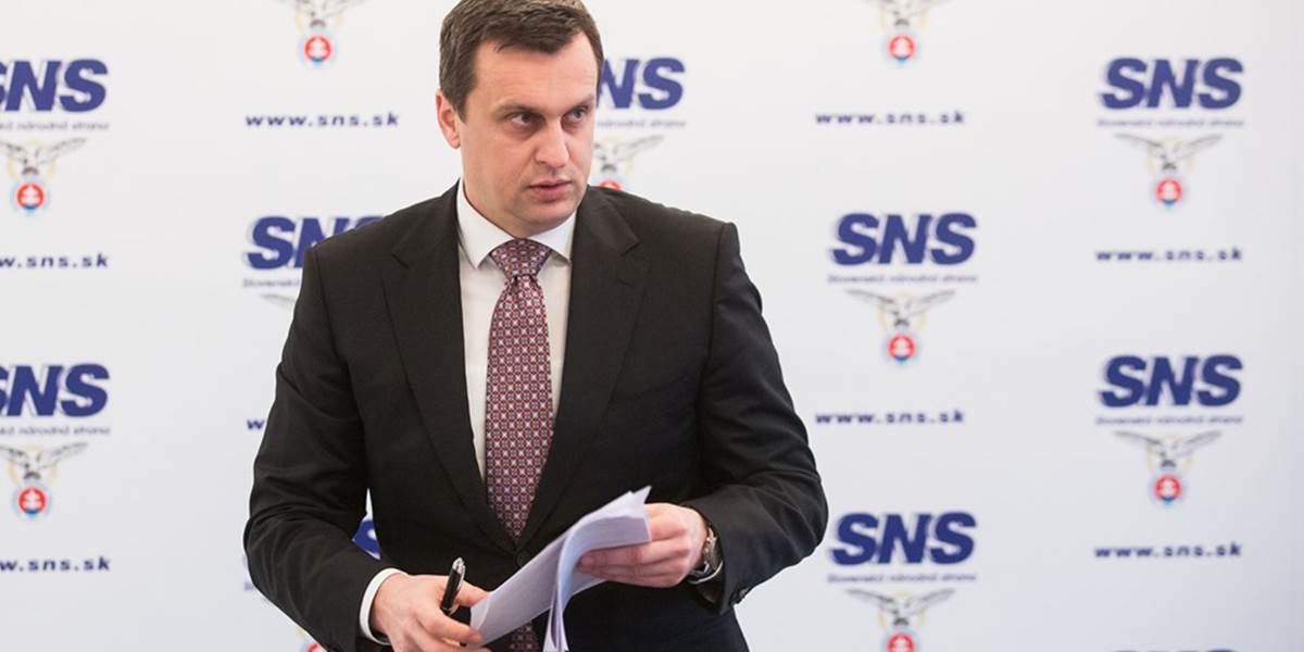 SNS: V prípade Csákyho občianstva už vláda mohla dávno konať