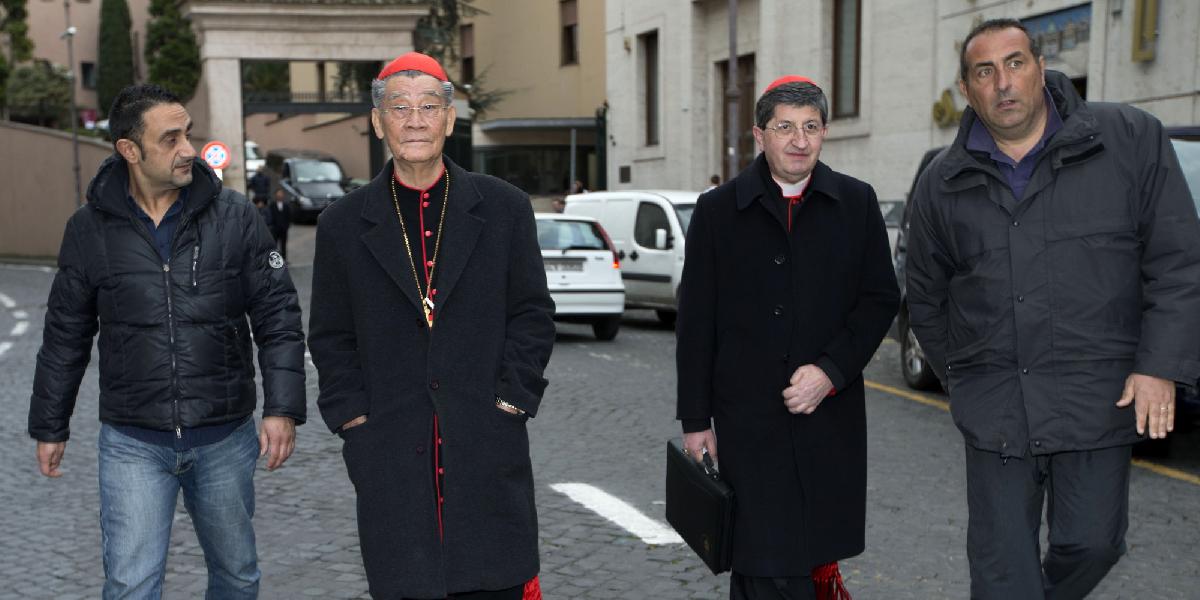 Do Vatikánu dorazil z Vietnamu posledný kardinál-voliteľ
