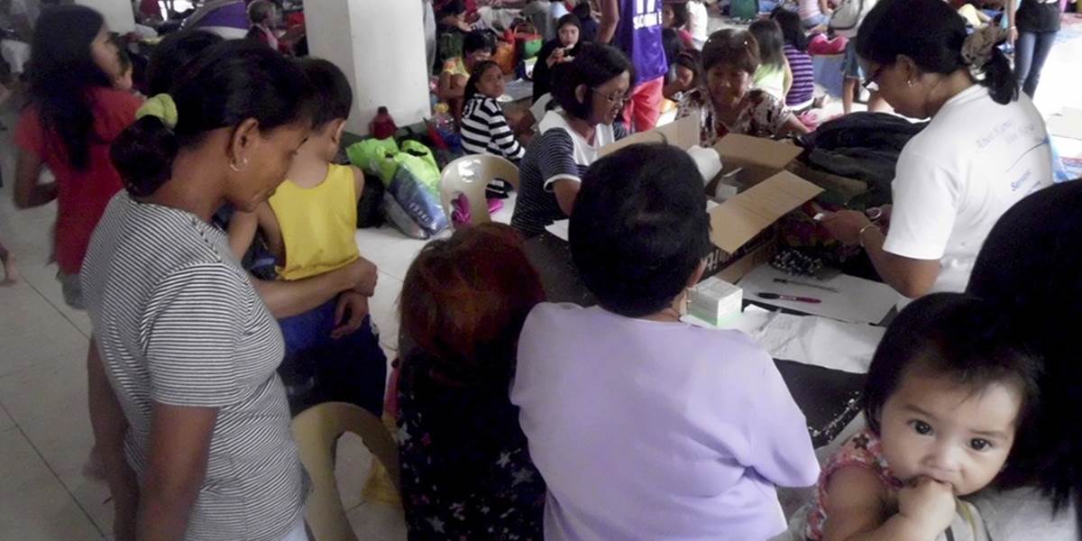 Pre blížiaci sa tajfún Rammasun museli evakuovať tisícky filipínskych domácností