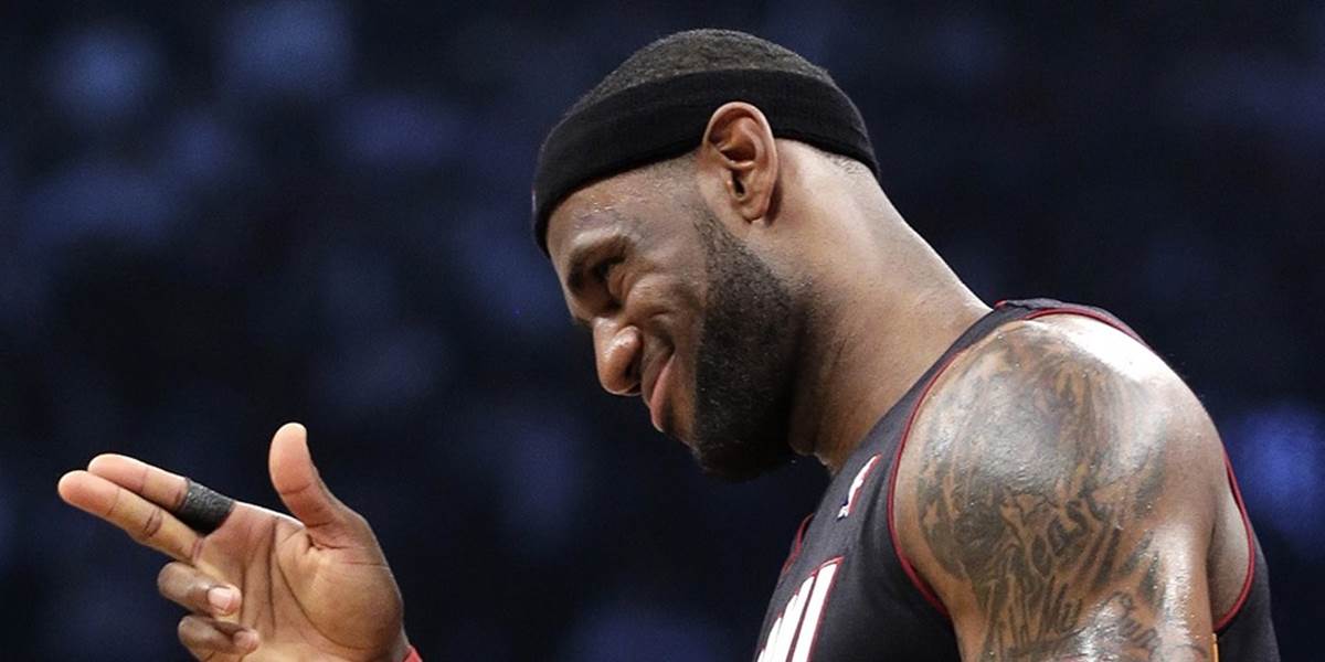NBA: LeBron James si nevie vybrať číslo dresu