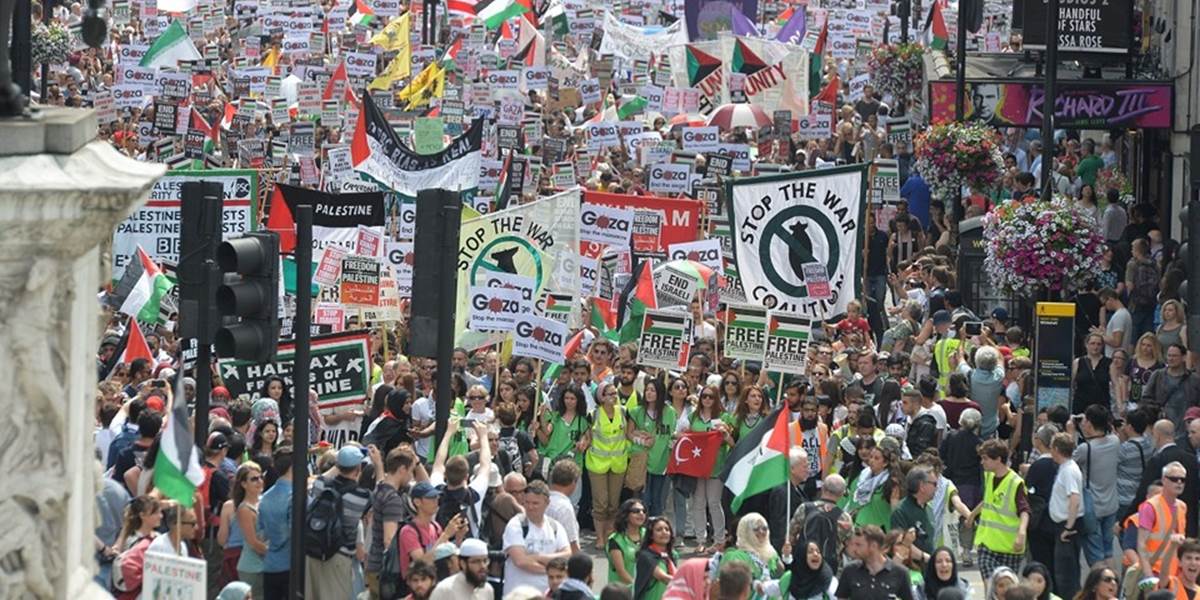 Desaťtisíce v Londýne demonštrujú proti izraelskej ofenzíve