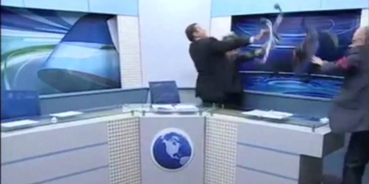 VIDEO V televíznej diskusnej relácii v Jordánsku to vrelo: Lietali fľaše a stoličky!