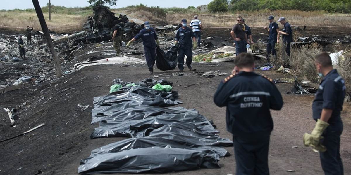 Záchranári už našli 251 tiel obetí zostreleného malajzijského lietadla!