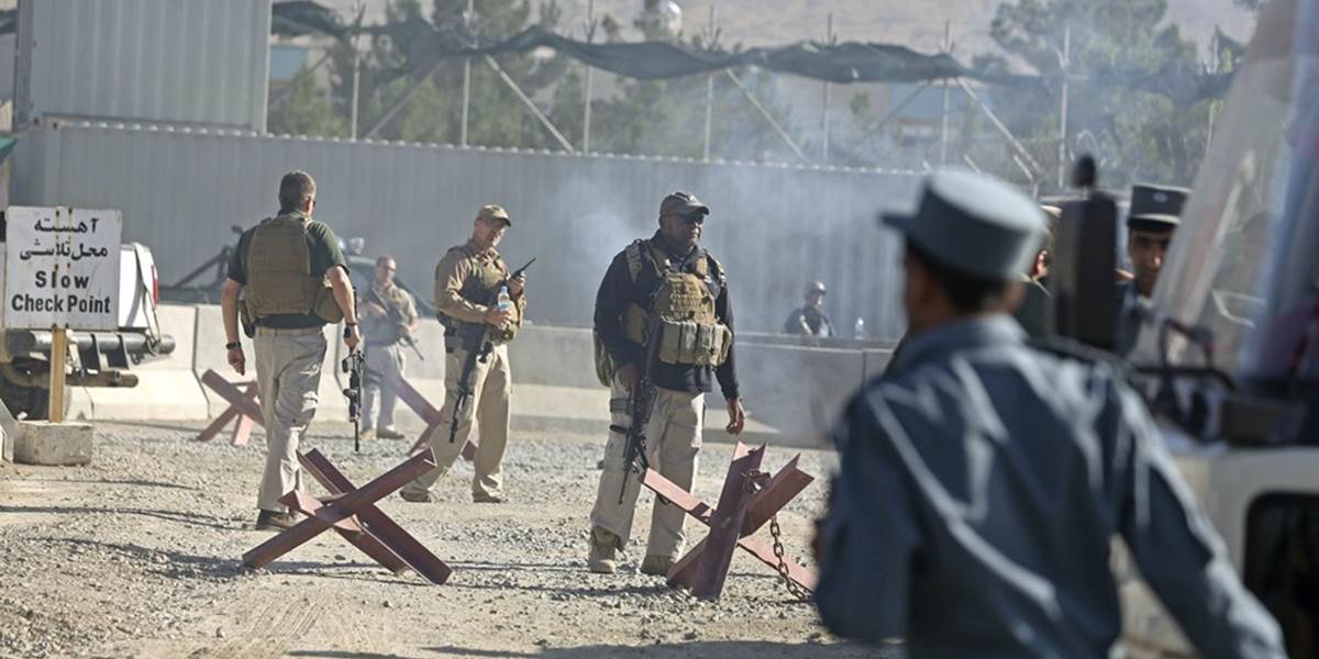 Pri útoku samovražedného atentátnika v Kábule zomreli traja cudzinci