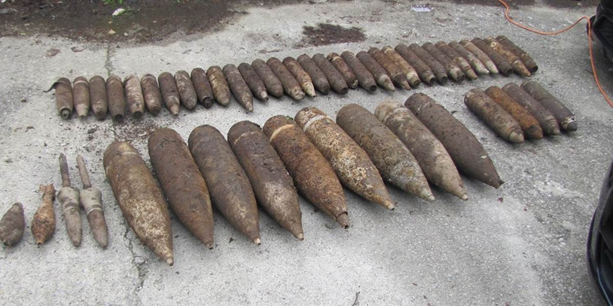 V lese našli míny a muníciu z druhej svetovej vojny