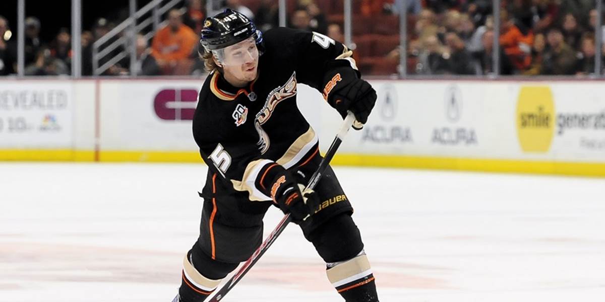 NHL: Vatanen zostáva v Anaheime, podpísal zmluvu na dva roky