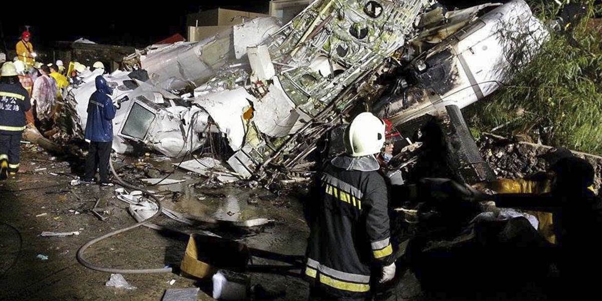 FOTO Tragédia na Taiwane: Pri havárii lietadla zahynuli desiatky ľudí!