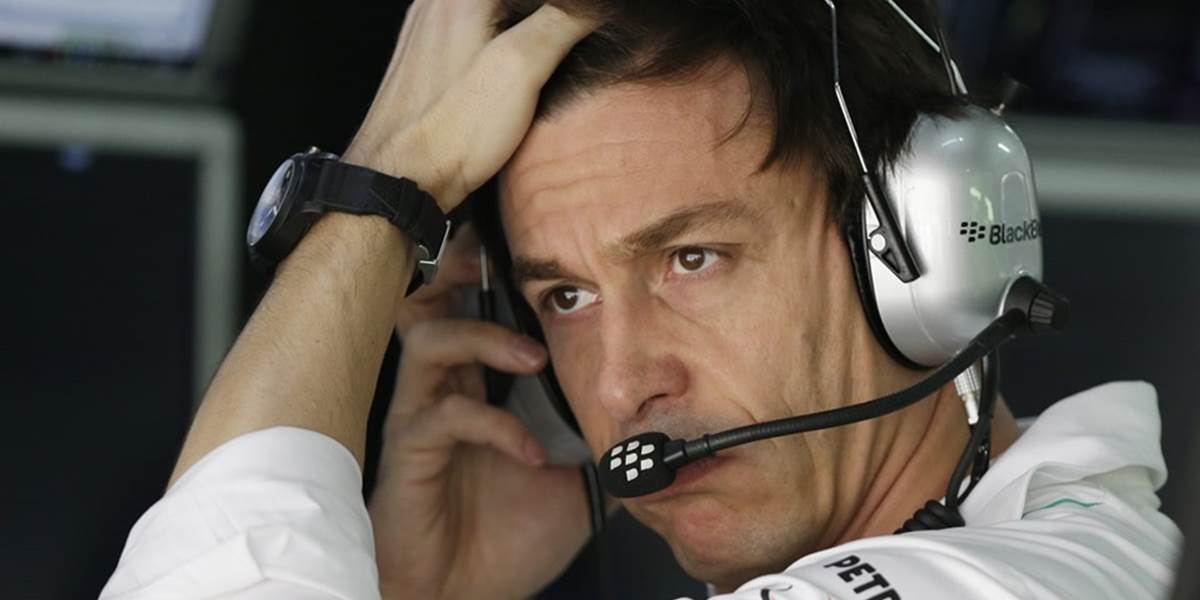 F1: Šéf Mercedesu utrpel pri nehode na bicykli viacero zlomenín