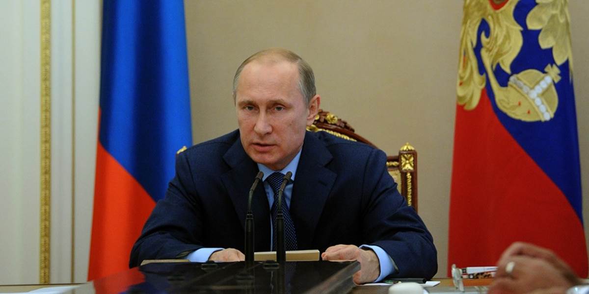 Súd poslal lídrov Putinovej opozície do väzenia