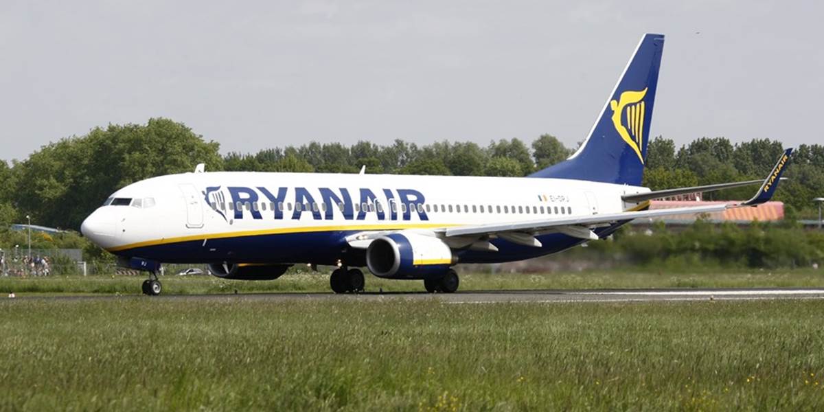 Panika v lietadle Ryanairu: Opitý Poliak chcel počas letu otvoriť dvere!