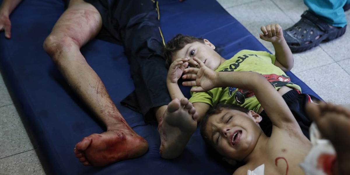 Najmenej 16 ľudí zahynulo pri ostreľovaní školy OSN v pásme Gazy