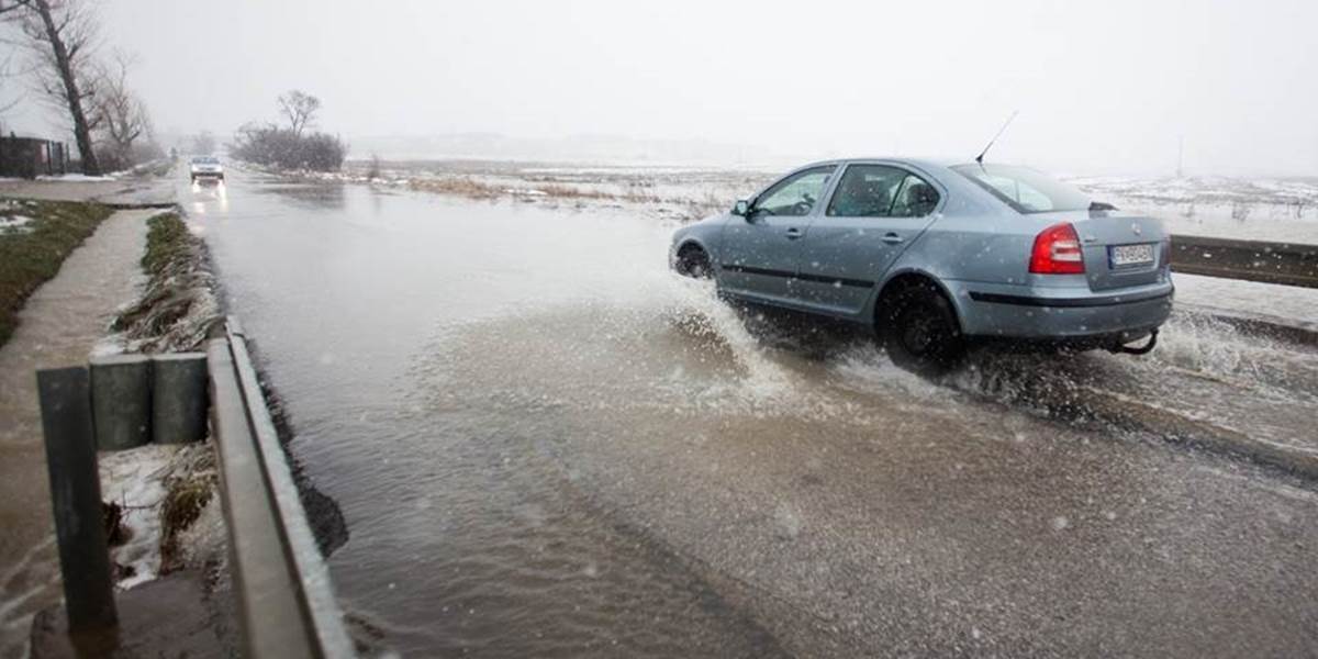 Vodiči pozor: Cesty okolo Kežmarku sú pre silné dažde zaplavené