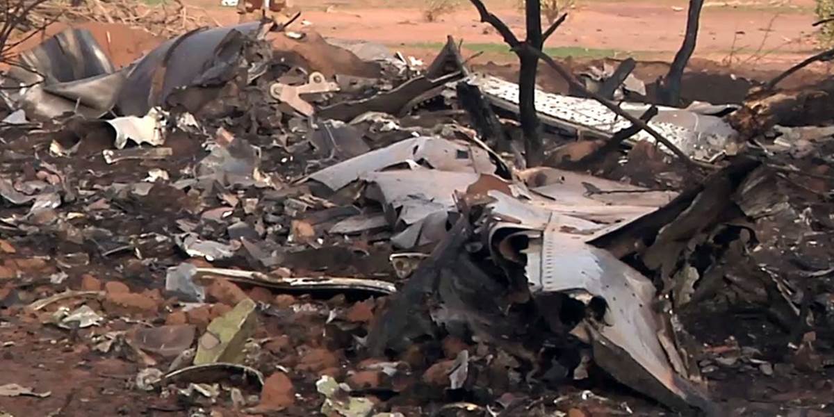 Francúzsko bude od pondelka smútiť za obeťami havarovaného lietadla Air Algérie