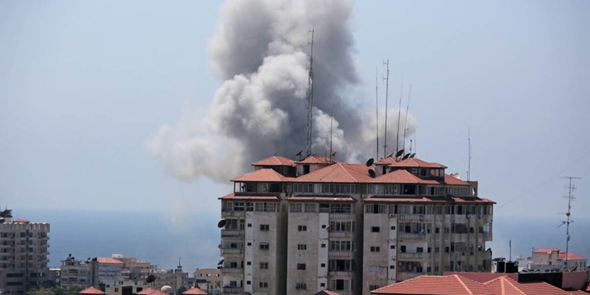 Boje v pásme Gazy sa zmiernili, pokračujú medzinárodné snahy o ukončenie konfliktu