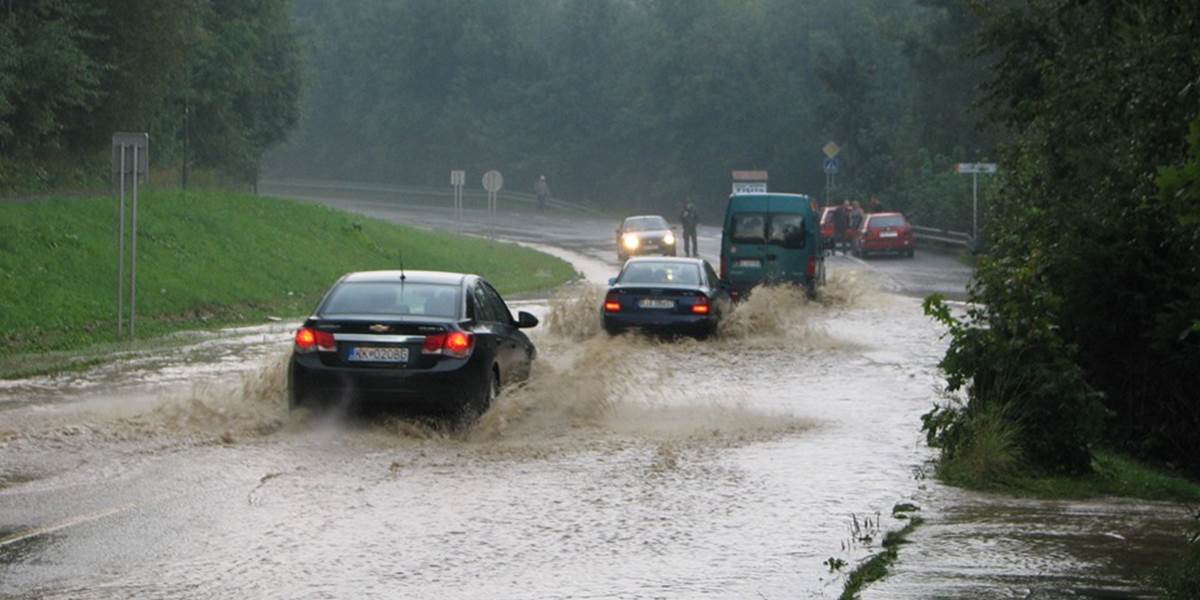Povodeň z prívalových dažďov narobila škody aj v Dubničke