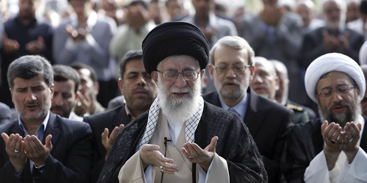 Ajatolláh Chameneí vyzval moslimov na vyzbrojenie Palestínčanov