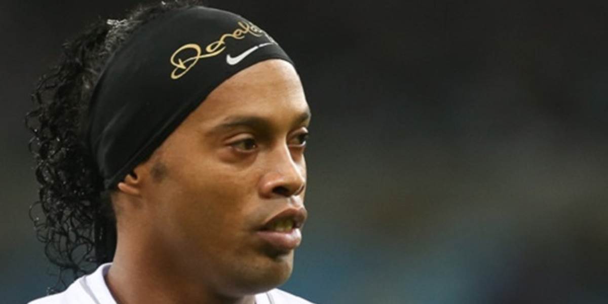 Brazílska legenda Ronaldinho do anglickej Premier League?
