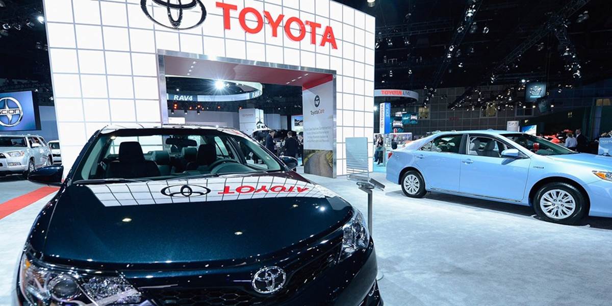 Toyota v 1. polroku obhájila pozíciu najväčšieho svetového predajcu áut