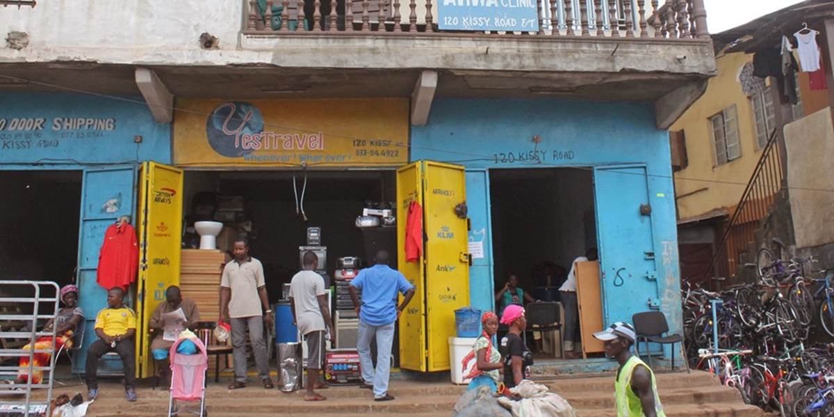 Libéria zatvorila školy a uvalila karantény v snahe zabrániť šíreniu eboly