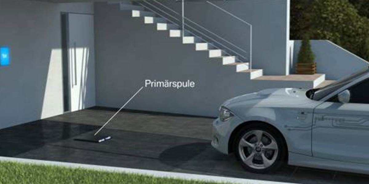 BMW posúva vývoj systémov indukčného nabíjania elektrických a hybridných vozidiel