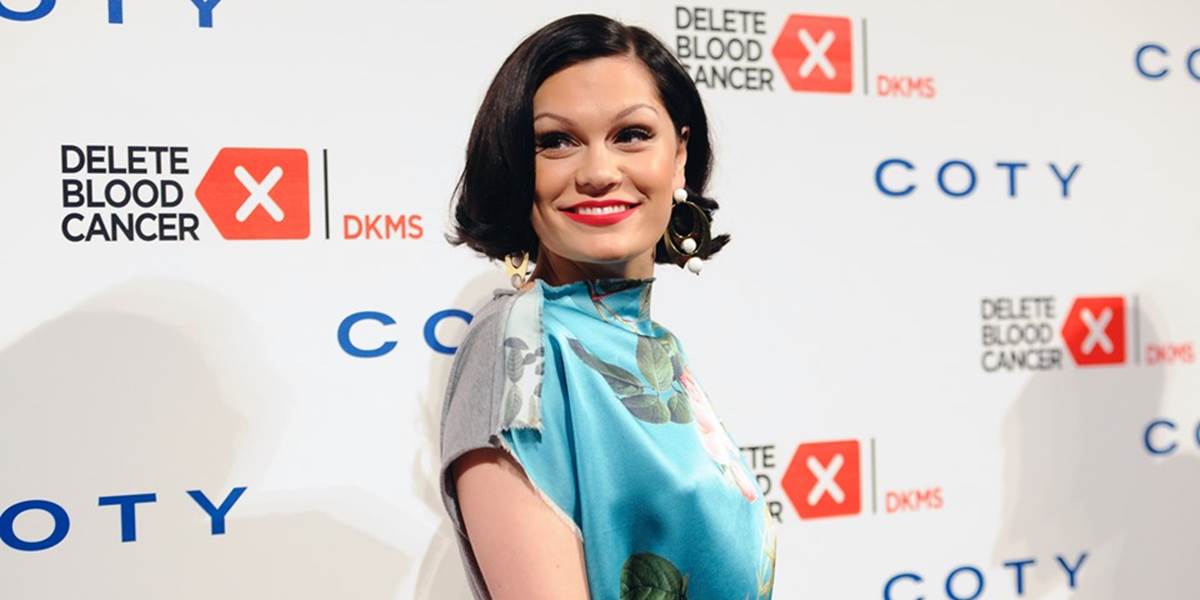 Speváčka Jessie J rada pomáha ľuďom