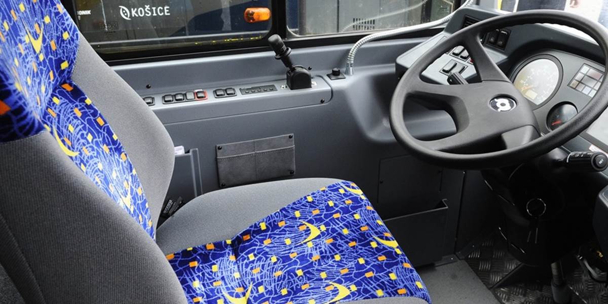 V Pécsi sa ťažko zranil šofér, ktorého zrazil vlastný autobus